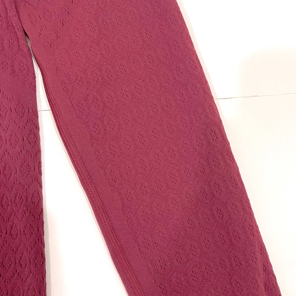 LULULEMON Burgundy Restless Pullover ½ Zip Top Jacket - Picture 6 of 10